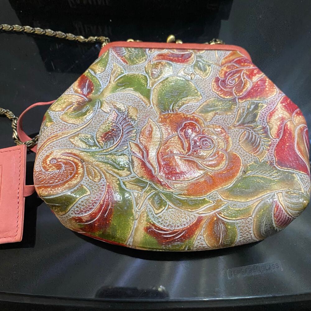 VTG Isabella Fiore Kiss Lock Floral Embossed Leather Crossbody Bag Chain Strap